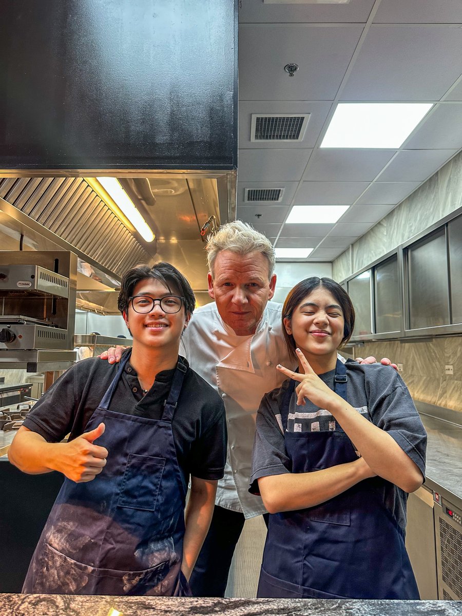 ranzkyle's tweet image. Hey guys! Can’t believe the first week of February is almost done! Here’s a short recap of my January:

• We got to cook in @GordonRamsay&apos;s kitchen, which was a pleasure, and then we danced! (Seriously, dream come true) 🤘

• Wrapped up January by celebrating @nianaguerrero&apos;s…