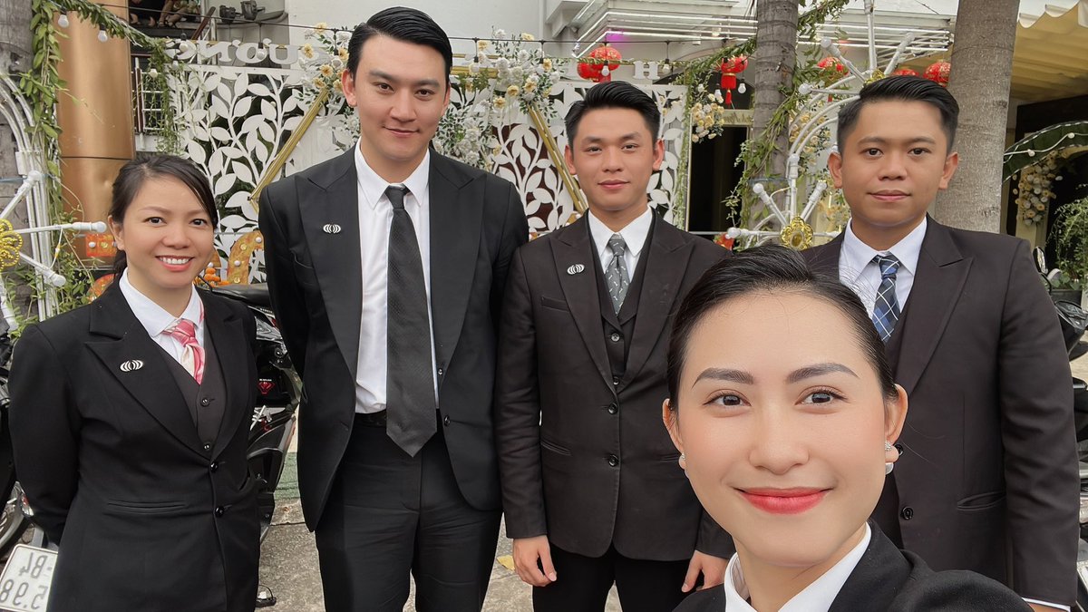 Năm nay team siêu may mắn 🎉🎉🎉
Ẵm hết giải nhất nhì luôn rồi 😝

💐 Chúc mừng cô Thư khai xuân thành công 🥳
#LuckyGirl #LuckyTeam