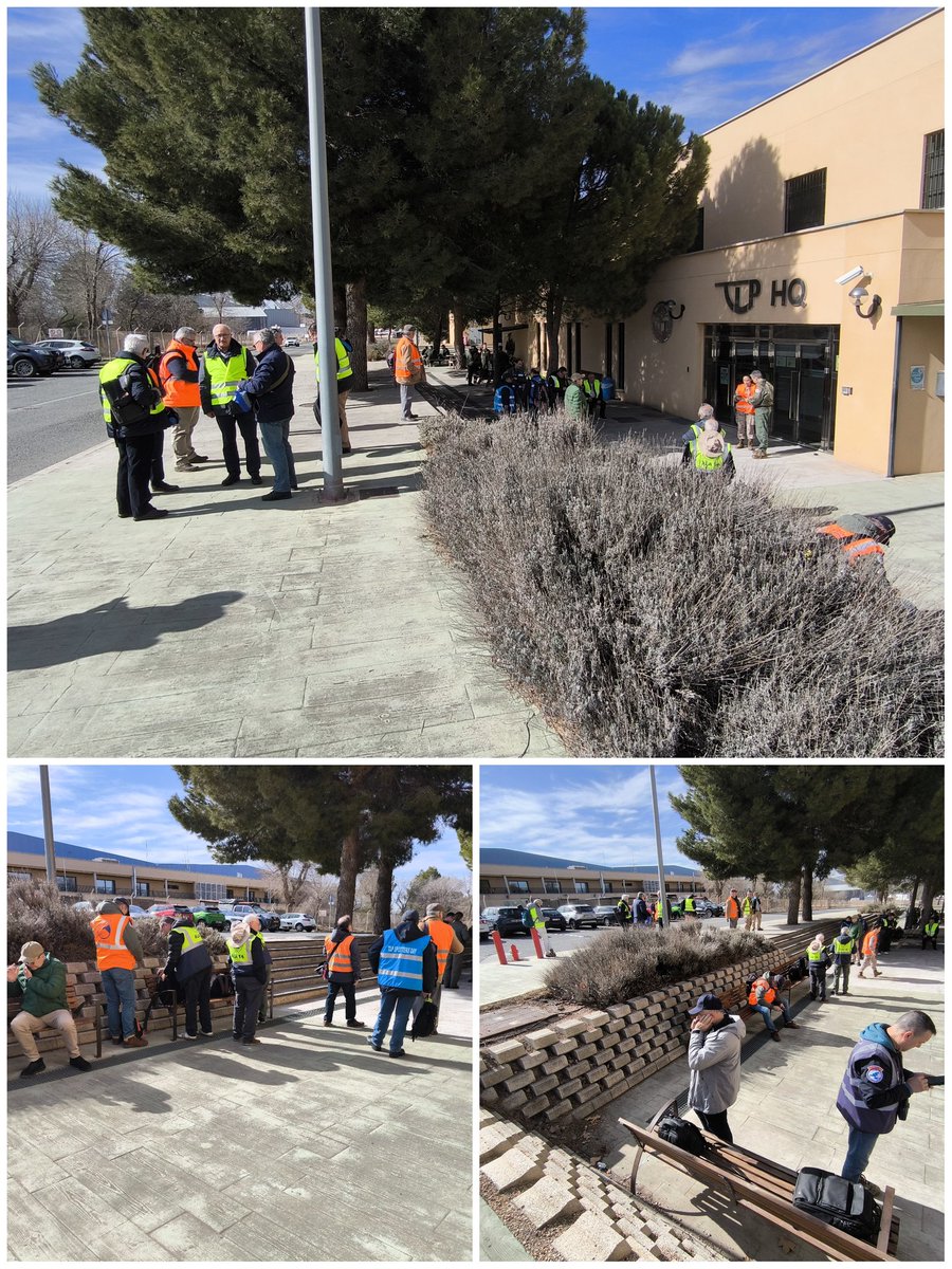 FOTOgrAAMA's tweet photo. #BuenasMediodias desde la #BaseAerea #LosLlanos aquí os dejamos unas primeras imágenes de la toma de contacto de los socios de @AmigosMuseoAire disfrutando de la visita al #TLP en #Albacete 
@ala14_ea @EjercitoAire 
#spotter #aviation4u 
#TacticalLeadershipProgramme https://t.co/YxSZxogdIZ