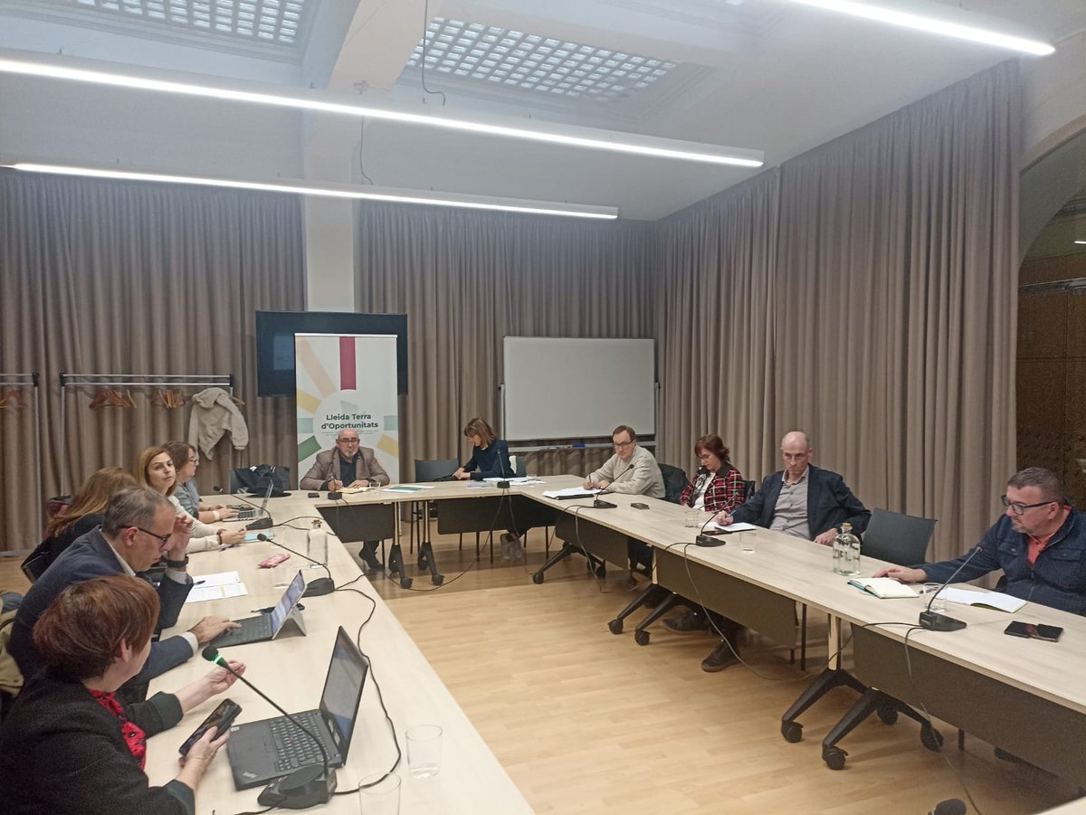 Promo_Economica's tweet image. 📣El G10 aposta per les Microcredencials universitàries per adaptar la formació a les necessitats empresarials

👉S&apos;ha acordat organitzar dos camps d’innovació a l’abril per identificar les necessitats del teixit productiu i fomentar el talent jove

🔗 promocioeconomica.cat/el-g10-impulsa…