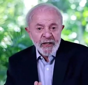 Lyla pede para população não comer cu. "Tá caro, comam umbigo de gorda"