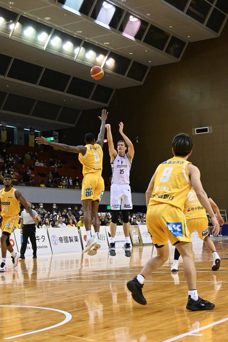 LinkHoops's tweet photo. Link Graduate &amp; Lion Heart Award winner @Hayden_Koval had 28p, 10r, 6b in a win over Niigata Albirex BB!
#DoubleDouble | #ProLions💰
#PartOfThePride🦁 https://t.co/48wiphfC1H