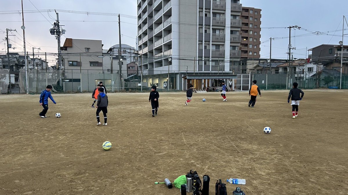 fcking2015's tweet image. 雪予報でしたが、無事トレーニングできました😊
#Kingサッカースクール