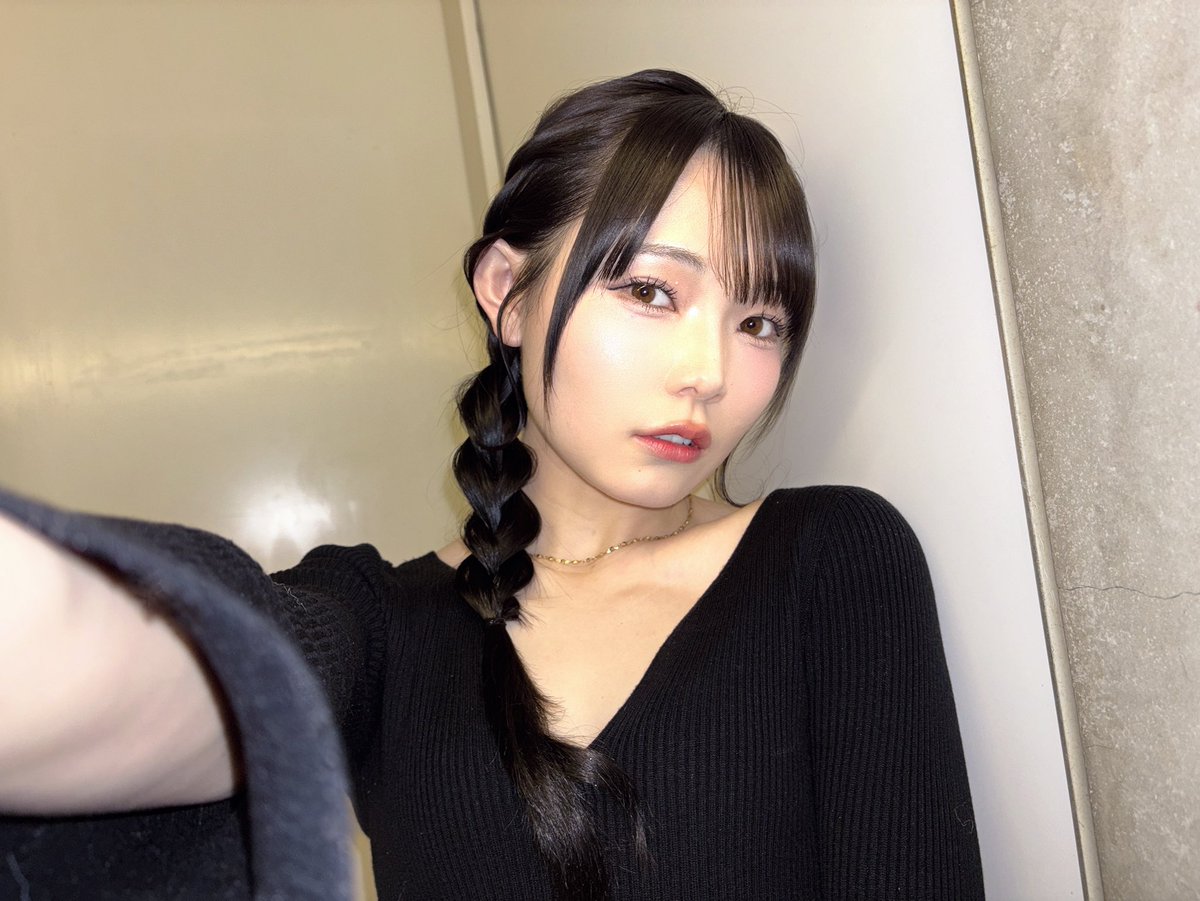 みつあみ様•*¨*•.¸♬︎ みつあみヘアのあみちゃんだよ🎹 ピアス