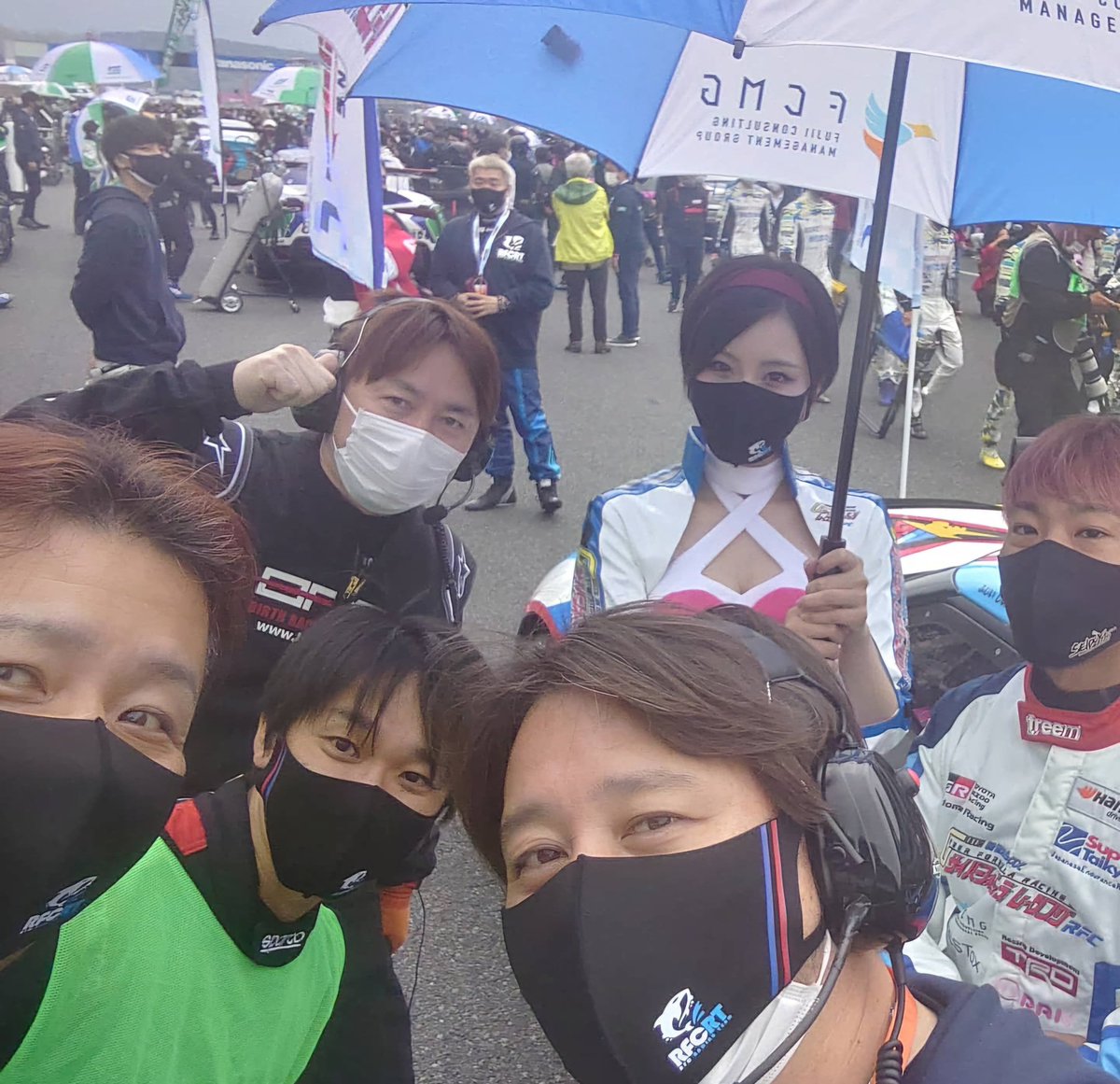 RealSpeednear's tweet photo. スーパー耐久2021年のメンバー😊

今日も皆さんそろったので😇

#大阪オートメッセ 
#オートメッセ
#オートメッセで会いましょう 
#オートメッセ2025 
#GRヤリス https://t.co/nztJJiHO3o