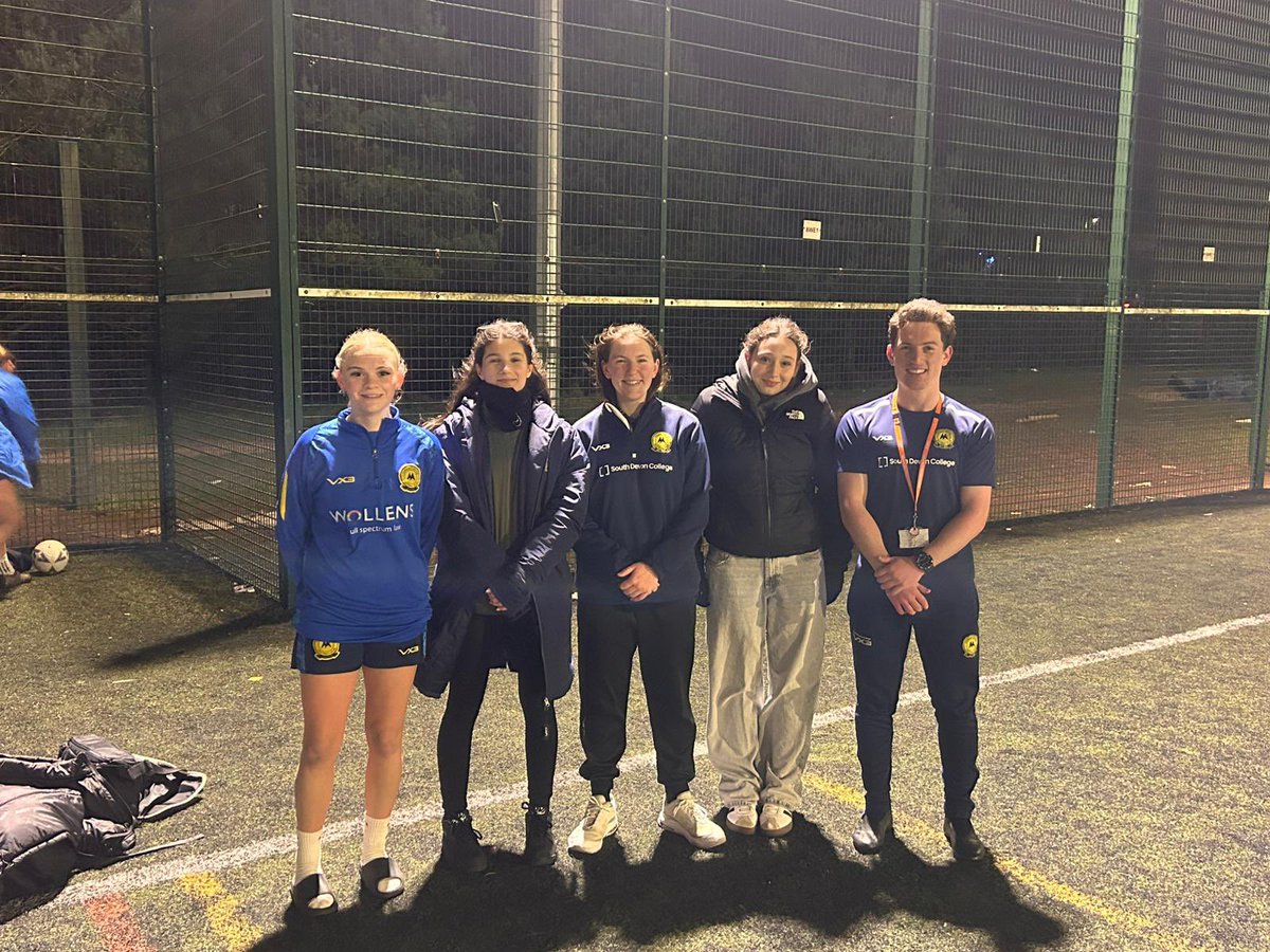 Well done Girls👏

Last night 4 of our <a href="/TUacademy_sdc/">Torquay United Academy at SDC</a> girls squad, trained with @TorquayWomenFC 🟡🔵

Yet another fantastic opportunity for our academy players and a great advert for the pathways we look to provide for our students⚽️