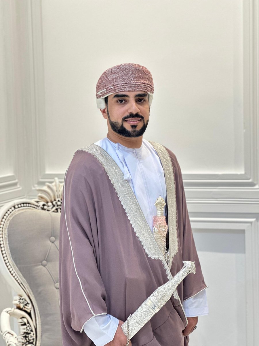 نبارك لابن #ستال الفاضل/ حمد بن جمعة بن موسى الخروصي
عقد قرانه
بارك الله لهما وبارك عليهما وجمع بينهما في خير 
نسأل الله لهما السعة والدعة والألفة الجامعة🌹