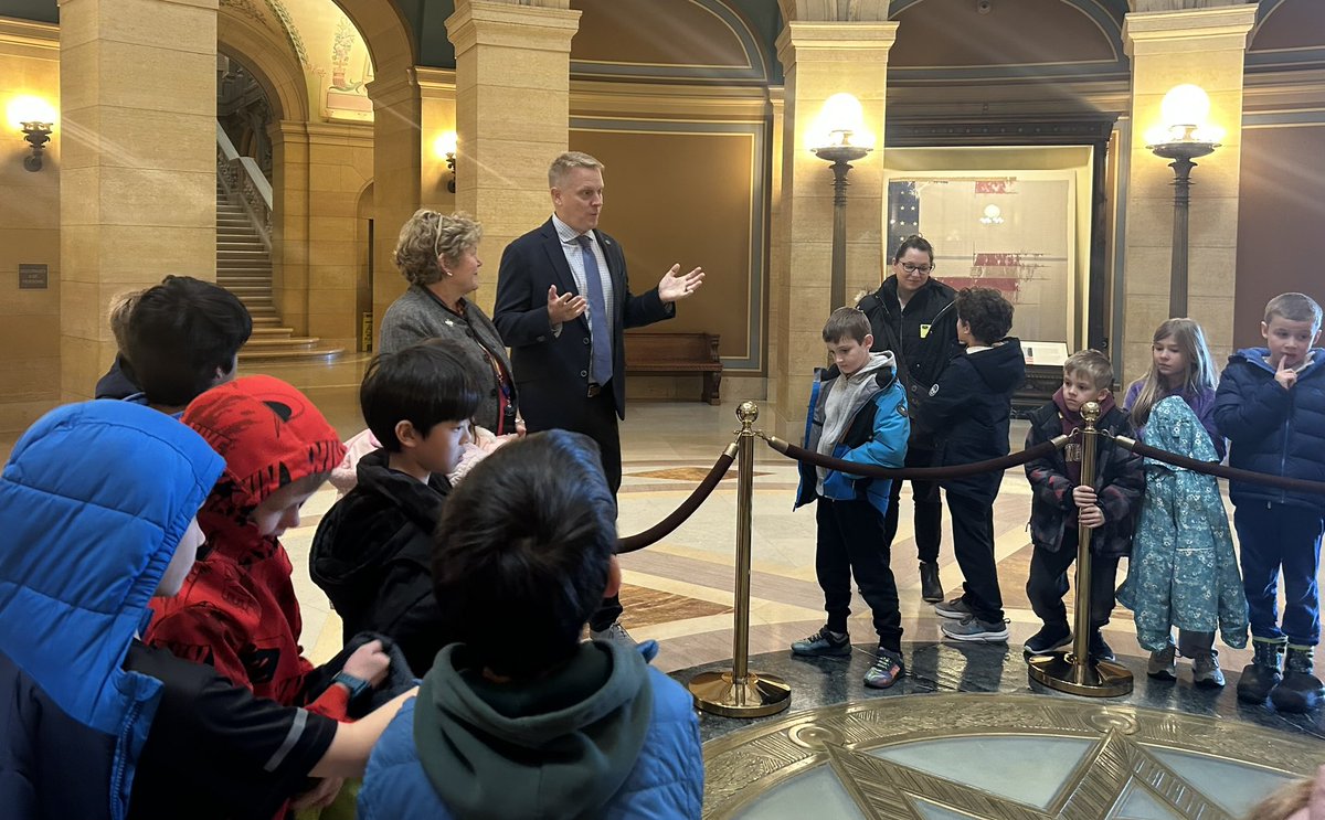 MyersVote's tweet photo. Great opportunity to speak with and listen to kids from @TonkaSchools Excelsior Elementary. Thank you to all the educators out there that push our kids to listen and learn. #educators #fieldtrip #yourbackyard #togetherwecan #mnleg #schools #educatuon https://t.co/KiGqeyrgqN