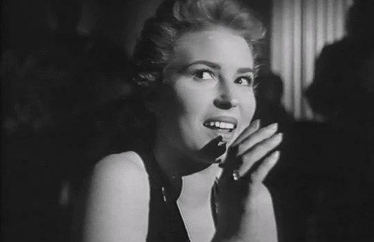 Analizamos el (no tan obvio) final de "Ana" de Alberto Lattuada (1951), la famosa película con la secuencia de "El negro zumbón"

Texto de Ricardo Sánchez Ramos en:
codigocine.com/ana-alberto-la…