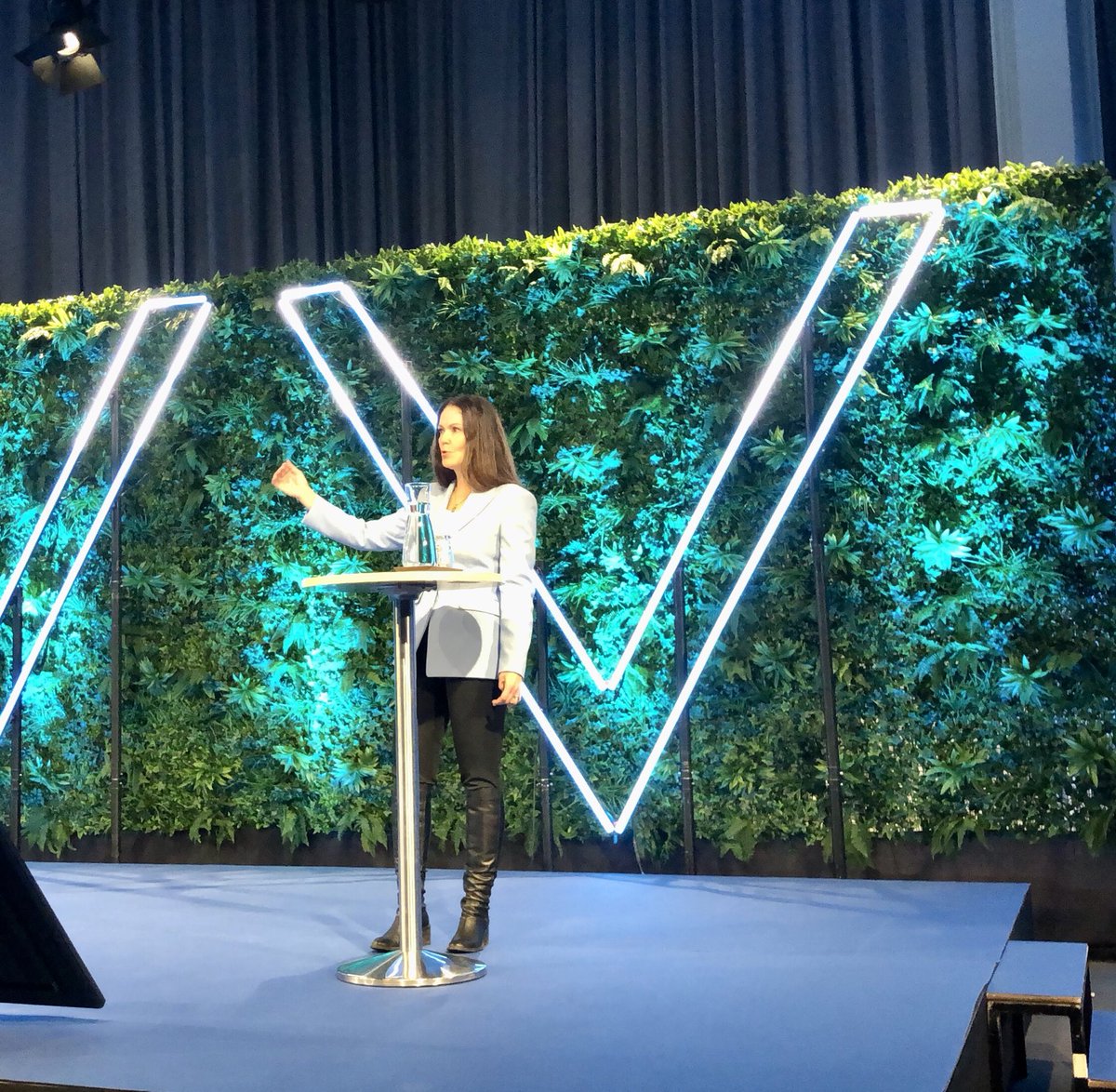 Ministeri Ranteen mukaan liikenneinvestointien painopiste on pohjoisessa tässä maailmantilanteessa #väylä2025 Suomi on paikka, jossa pitää rakentaa turvallisuutta.