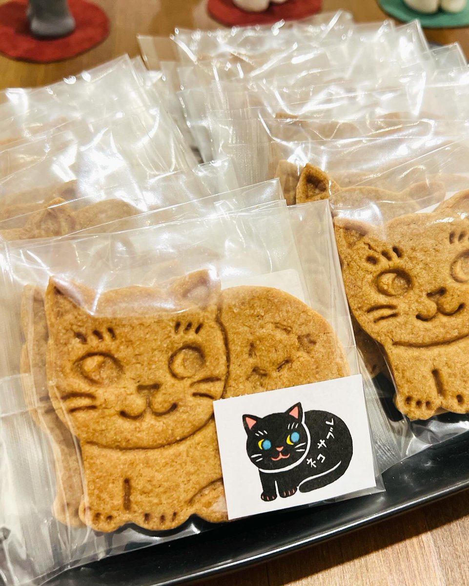 wagahaido's tweet photo. 片岡まみこさん個展「星のささやき」

会場整いました！
星にちなんだ作品や、立体の星の妖精🧚猫などが並んでいます。

@patisserie_aklabo さんの特製サブレも沢山ご用意しました！
明日8日11時から皆さまのお越しを作家と共にお待ちしています。

#片岡まみこ 
#星のささやき
#吾輩堂
#aklabo https://t.co/tPX0vmyQWM