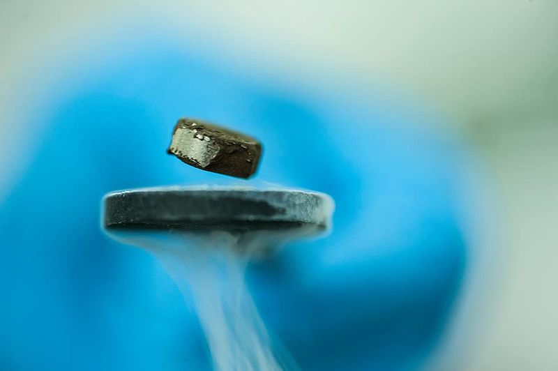 TNWTUDelft's tweet photo. Join the public lecture by professor Jan Aarts from @LeidenPhysics on Wednesday 12 February at 17:00. Together with the @lorentzcenter, @museumboerhaave will host this Lorentz Lecture about the -arguably still untapped- potential of #superconductivity 👉 https://t.co/PF642gy4hP https://t.co/4wn7qqG7iT