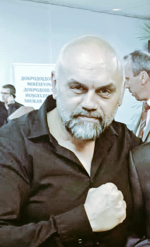 Борец за слобода, уставобранител!!

Почивај во мир Игор Југ.

                легендите живеат вечно...