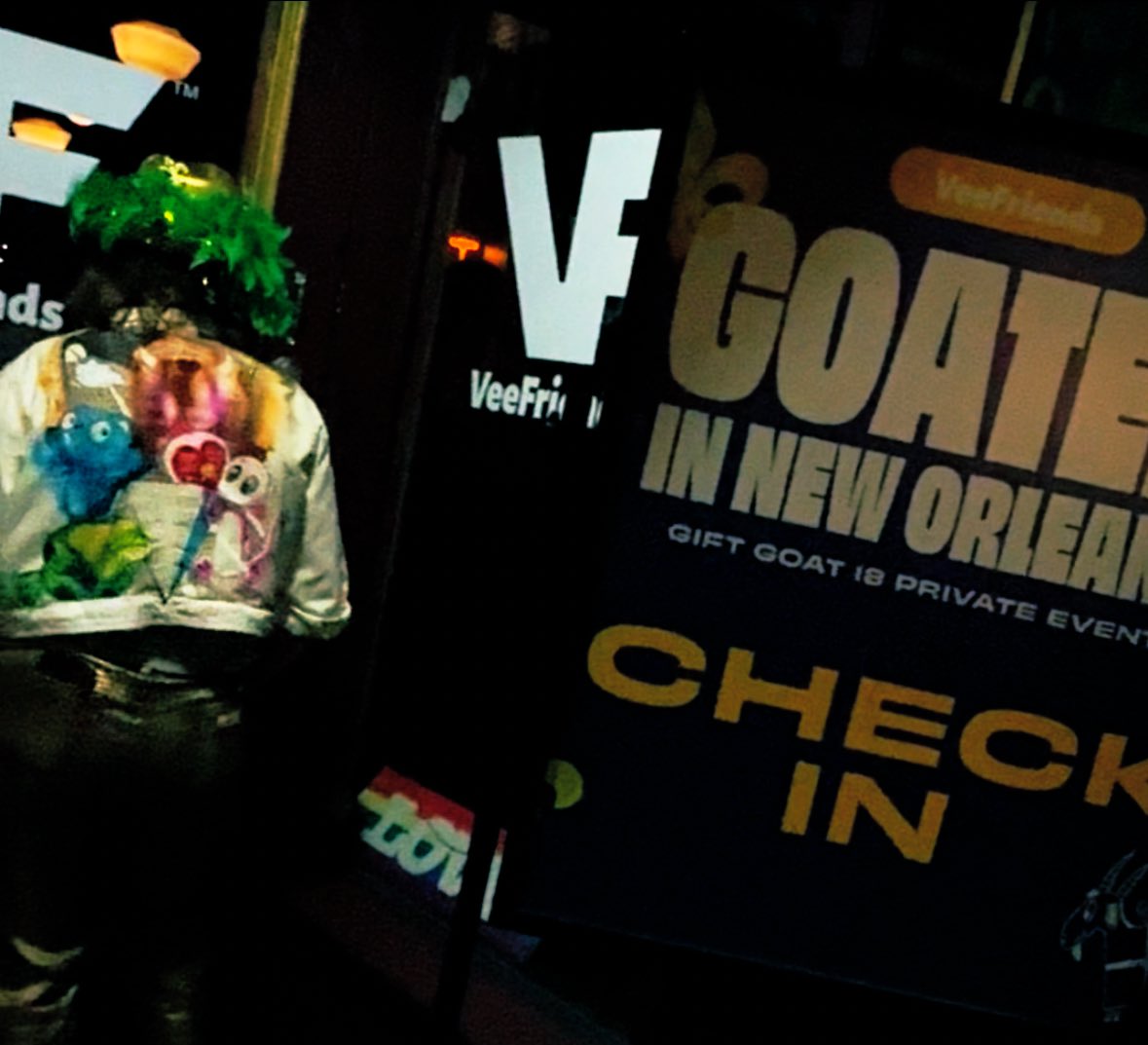 Xsmom15's tweet image. Thank you @MikeJY1984 and @GhostKidArt for getting me there!!!!
🐐🐐#thecommunity