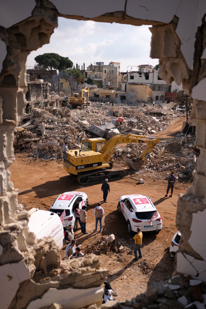🇱🇧 10 tonnes d’aide humanitaire ont été acheminées à Khiam, au sud du #Liban, une zone durement touchée par les combats.
Couvertures, kits d’hygiène, vêtements d'hiver, réchauds et bouteilles de gaz ont pu être distribués par nos équipes auprès des populations affectées par le