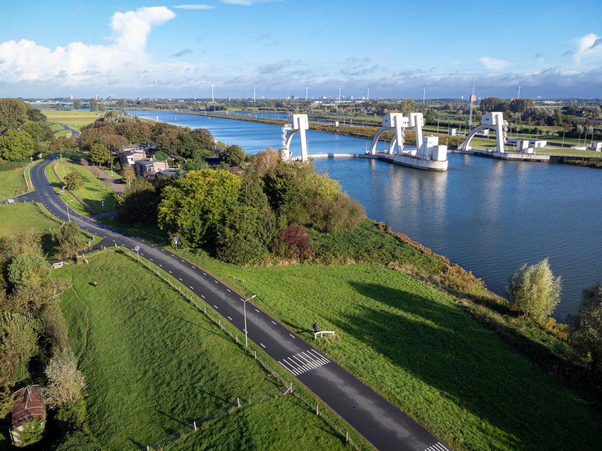 Jaap van den Elshout deelt hoe sterke samenwerking en data-gedreven onderhoud het verschil maken. bit.ly/3Q8vJOV Zo verlengen we met slim en duurzaam onderhoud de levensduur van infrastructuur.
#vooreenmooierNederland