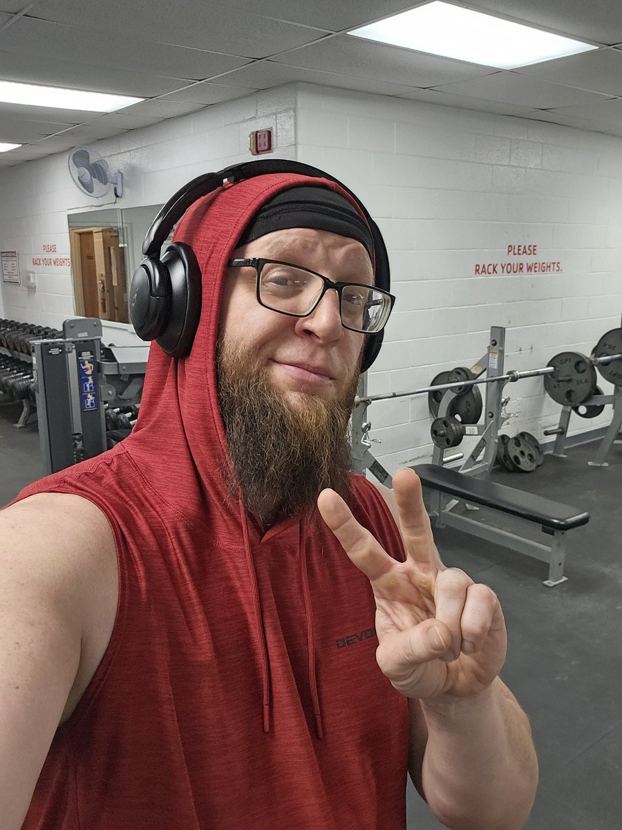 YoBoyCue's tweet photo. 1 day off was enough for me
Not feeling 100%, but good enough to get in here for a solid push day
@GGLimitless group stage casting later, then maybe popping up on an NA team stream later🤫
As my boy @reupvonwolfgang says #AllIDoIsWork https://t.co/h46jXqTFJG