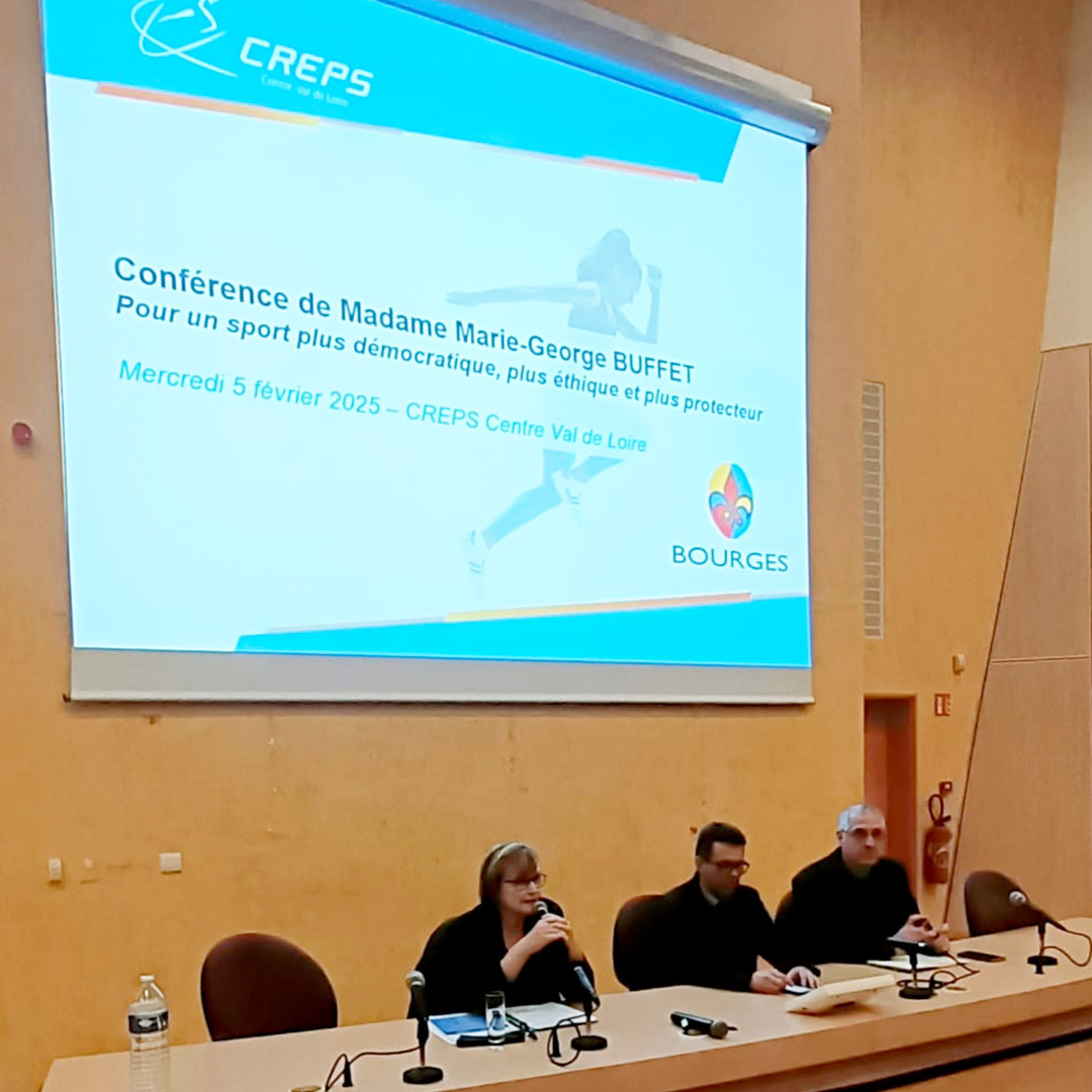 📷Retour sur la visite de Marie-George Buffet ancienne ministre des sports (1997-2002). Le gymnase des Merlattes à Bourges porte désormais le nom de Marie-George Buffet. L'ancienne ministre des sports à ensuite animée une conférence au Creps Centre-Val de Loire.