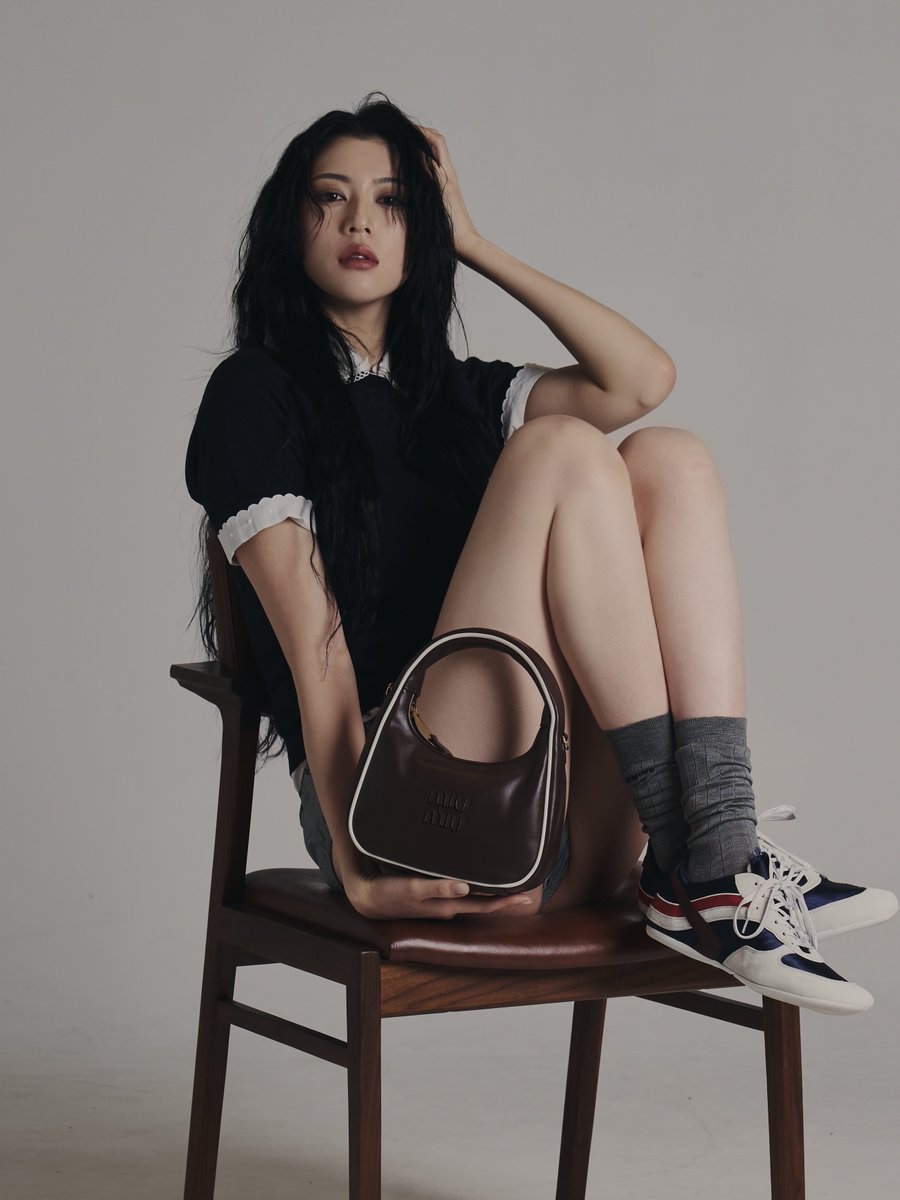 MIU MIU 今期今季ポップアップ限定 ポロシャツ 半袖 MIU MIU 今期今季ポップアップ限定 ポロシャツ 半袖 MIU MIU 今期今季