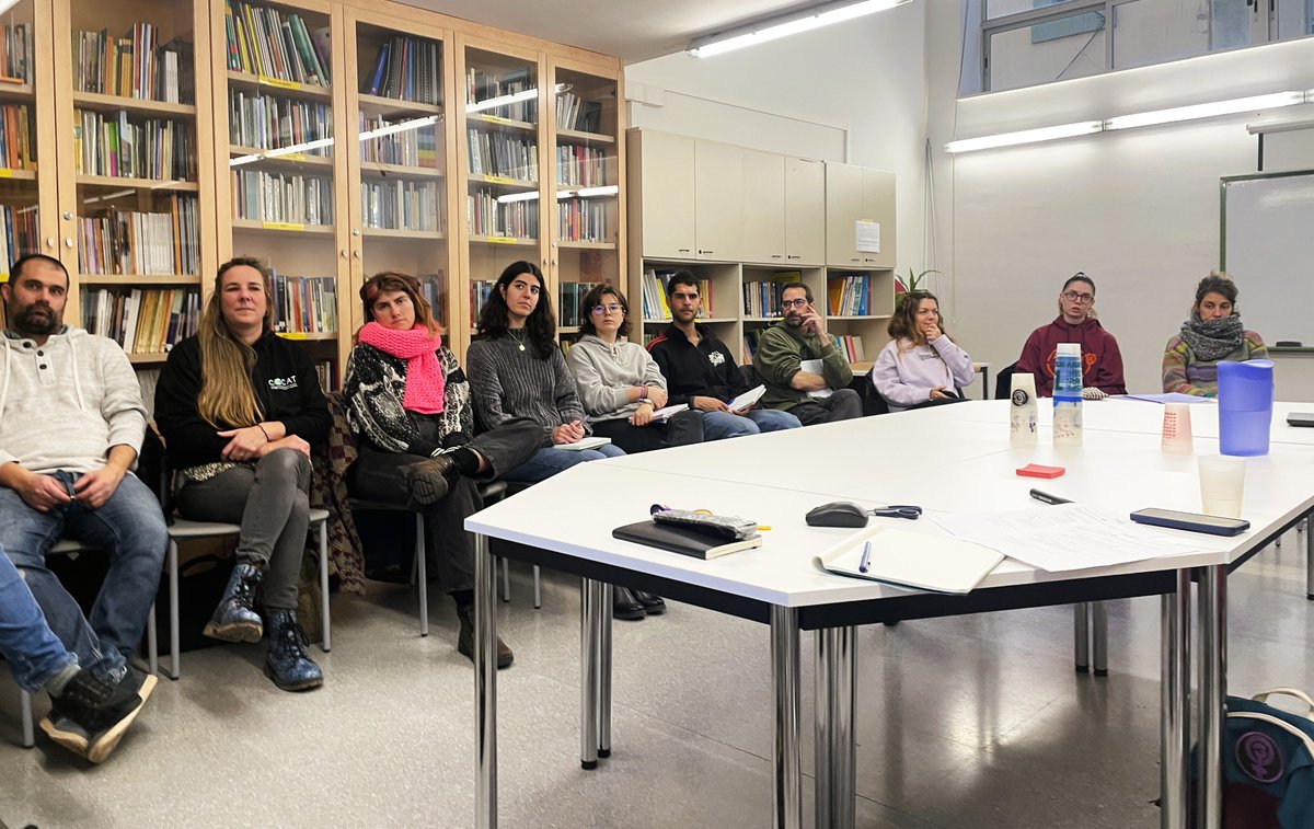 🟡Dimecres vam celebrar una trobada amb les entitats d’educació, lleure i voluntariat internacional per compartir el treball fet sobre la participació juvenil amb una mirada no-adultocèntrica. Vam poder avançar en traçar un full de ruta que respongui a les necessitats comunes🙂