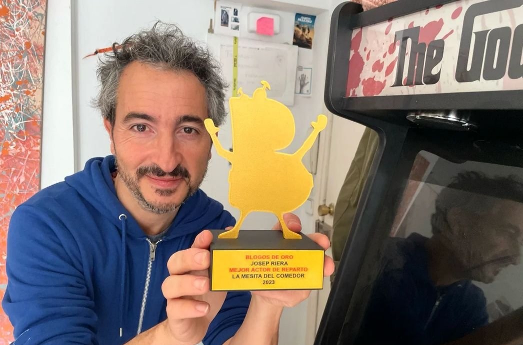 El domingo 16 de febrero a partir de las 17:00, el actor <a href="/josep_m_riera/">@elriera_</a>, Mejor actor de reparto el año pasado, anunciará su sucesor en los Premios de Cine español Independiente #BlogosDeOro 2025 😍

¡¡Gracias Josep!! 👏👏👏👏

Más Info de la gala en blogosdeoro.com/galablogos2025…