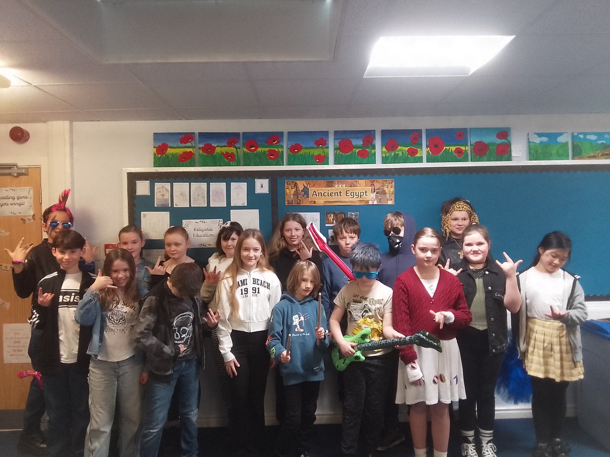 Class 4 all ready for <a href="/NSPCC/">NSPCC</a> number day #rockstar #numberday 🔢🧮🎸👨‍🎤