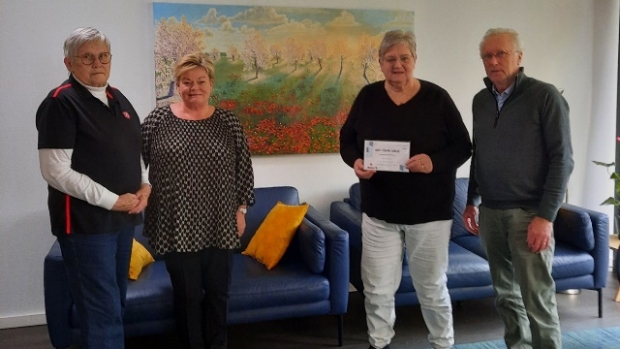Kerstgift voor hospice 't Huis van Heden in Emmen -  zuidenvelder.info/l/93177