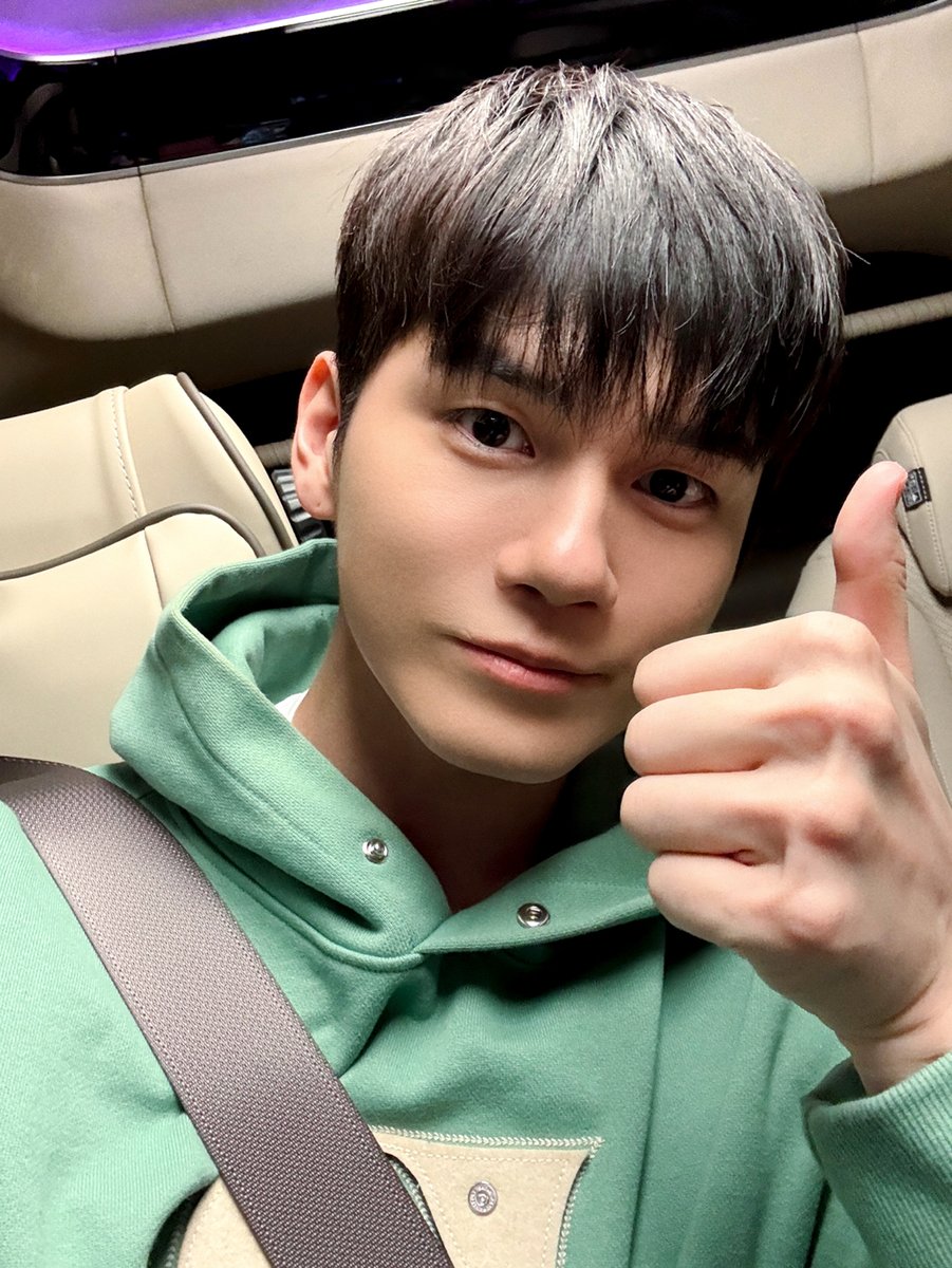 ✨250207 #라면먹고갈래 #옹성우 ✨

오랜만에 형아미 넘치는 옹성우를 만나 조금은 새롭기도 했던 오늘 하루💓
아직 <라면 먹고 갈래?>를 보지 못하신 분은 지금 바로 유튜브 ‘아이돌격’ 채널에서 확인해 보세요🥰

#ONGSEONGWU