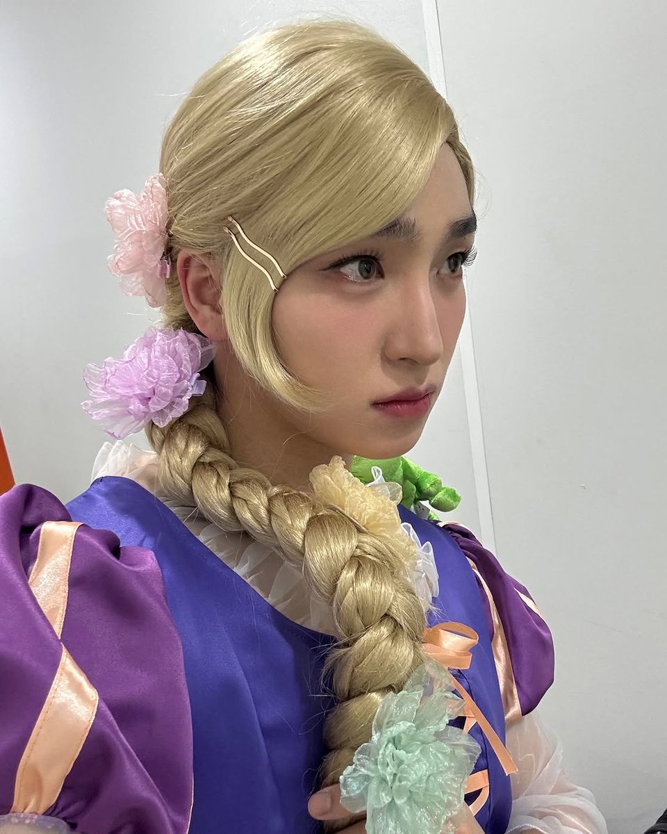 carousyl's tweet photo. wtb lfs tbz sangyeon ph 
the boyz day 3 the b land entrance pob,, 

ahhh may gamot??? 😔🤚😔🤚 Omki ,,, 😿🥀😿🥀😿😿🥀 zg n plzplzplzplz iiyak na aku 😭😔😭😔😭😔😭😔🙏 https://t.co/f7NsOObbPl