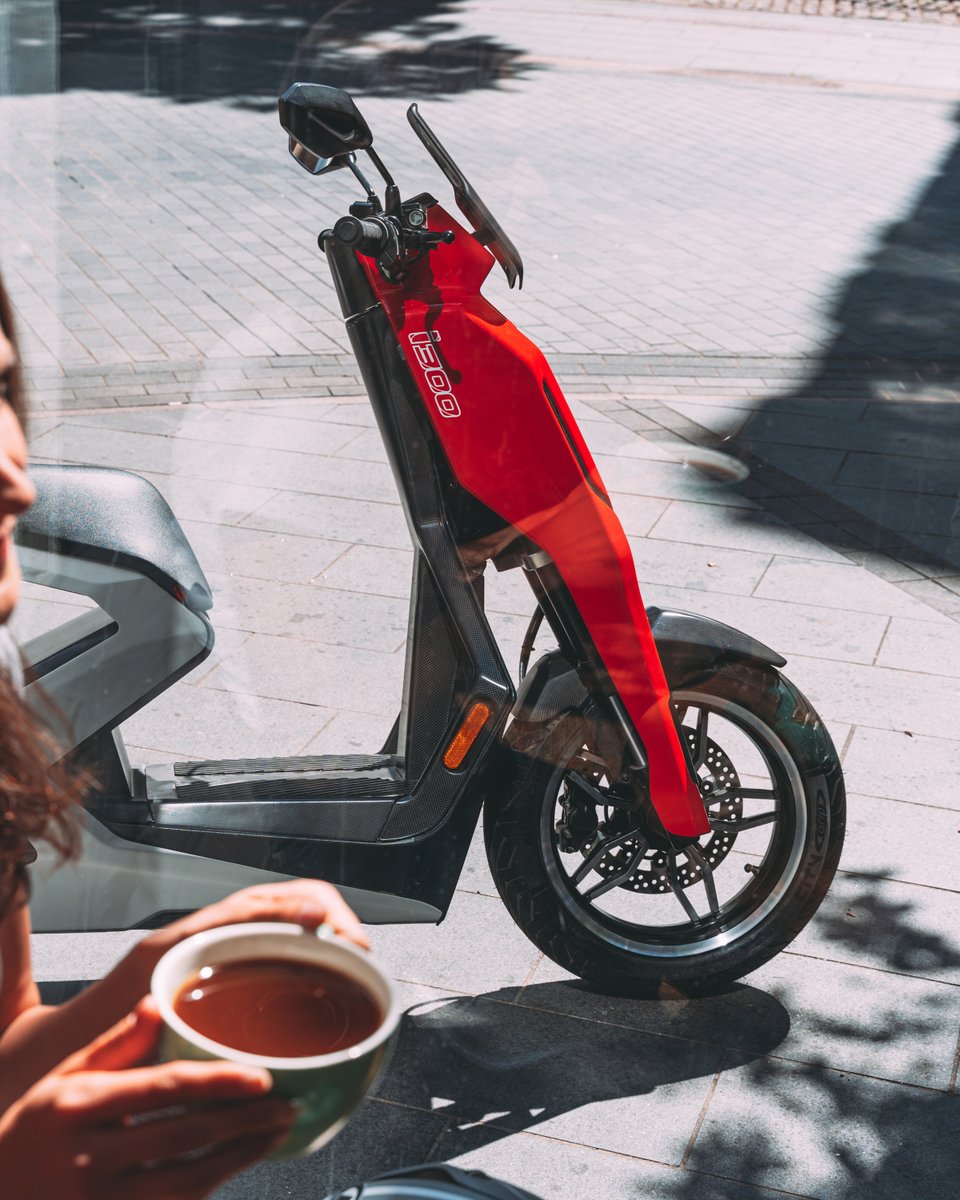 zapp_ev's tweet photo. Friday cafe hopping☕️
Take it everywhere. Charge it anywhere.⚡️

#zapp #zappev #electricvehicles #i300 #design #rideelectric #ev #defygravity #futuremobility #urbanrider #bangkok #paris #london  #ridethefuture #portablebattery $Zapp https://t.co/3THf3oqh87