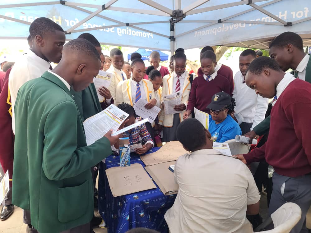 buseonline1's tweet photo. Mutare, if you are yet to secure your future, visit the #BUSE stand at the @DiamondFMZim Schools Expo at Miekles Park. #BUSE has internationally renowned degree and diploma programmes tailor-made to advance your career. #shapingandcreatingthefuture  #building #Zimbabwe https://t.co/JWIBiH4mi1
