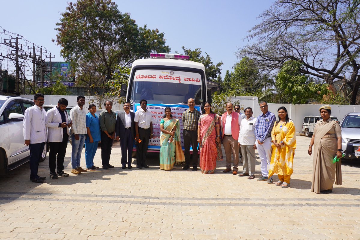 ಇಂದು #KMC ಹುಬ್ಬಳ್ಳಿ, #KCTRI ಹುಬ್ಬಳ್ಳಿ, #ASI ಧಾರವಾಡರವರ ಸಹಯೋಗದಲ್ಲಿ ವಾಕರಸಾ, ಸಂಸ್ಥೆಯ ಮಹಿಳಾ ಸಿಬ್ಬಂದಿಗಳಿಗೆ ಕ್ಯಾನ್ಸರ್ ಖಾಯಿಲೆಯ ತಿಳುವಳಿಕೆ &amp; ತಪಾಸಣಾ ಶಿಬಿರದ ಉದ್ಘಾಟನಾ ಕಾರ್ಯಕ್ರಮ ಆಯೋಜಿಸಲಾಗಿತ್ತು. ಸಂಸ್ಥೆಯ ವ್ಯವಸ್ಥಾಪಕ ನಿರ್ದೇಶಕರು, ವೈದ್ಯರು, ಸಂಸ್ಥೆಯ ಹಿರಿಯ ಅಧಿಕಾರಿಗಳು &amp; ಮಹಿಳಾ ಸಿಬ್ಬಂದಿಗಳು ಉಪಸ್ಥಿತರಿದ್ದರು.