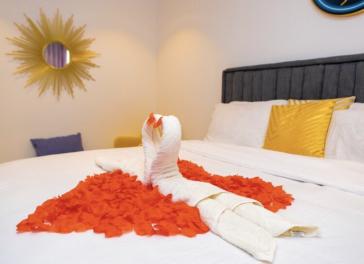 KwesiHas's tweet photo. Book me now !!!! Call me or WhatsApp on 0558391663 for the best Valentines stay in our comfortable suites with your loved ones https://t.co/xNc53TyGE1