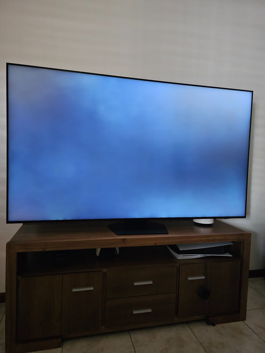 rodrilogu's tweet photo. @SamsungArg Y si tenés un neo qled que te lo reparan súper mal por garantía olvídate de verlo bien en un samsung, háganse cargo que me repararon mal el televisor, ya fui a defensa del consumidor y exijo el reemplazo de la tv https://t.co/YAimubYnJN
