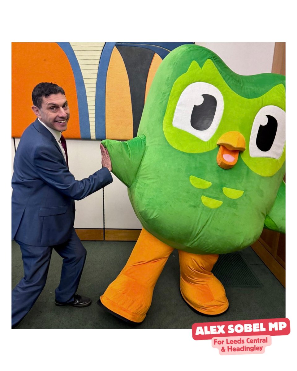 alexsobel's tweet image. I&apos;m learning Ukrainian as part of Duolingo&apos;s Language Challenge. Duolingo acknowledges that even basic language skills can transform diplomatic relationships and show respect for other cultures. 🇺🇦

 #duolingo #learnukrainian #languagechallenge #Ukraine