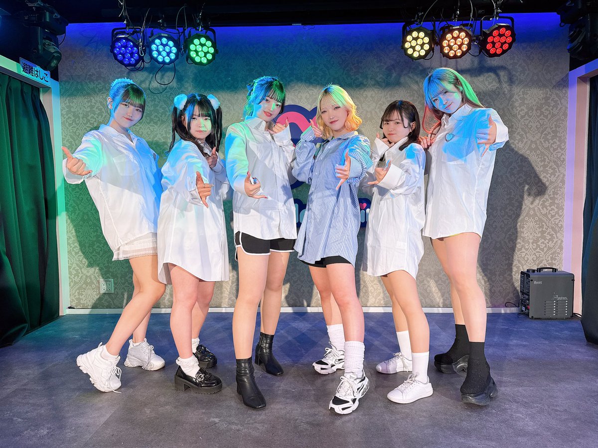 東京 #PARTYMAKER オープンしました！
本日の衣装は【彼シャツ】です👔
そして！るたラストPMイベント⚡️
秋葉原で1番アツい場所は #へぶんずげぃと で間違いなし！🔥❤️‍🔥
たくさんのご入国お待ちしております！
合言葉はレッツゴーりーみんかんぱーい🍻⸝⋆͛*
#めいどりーみんハイパー