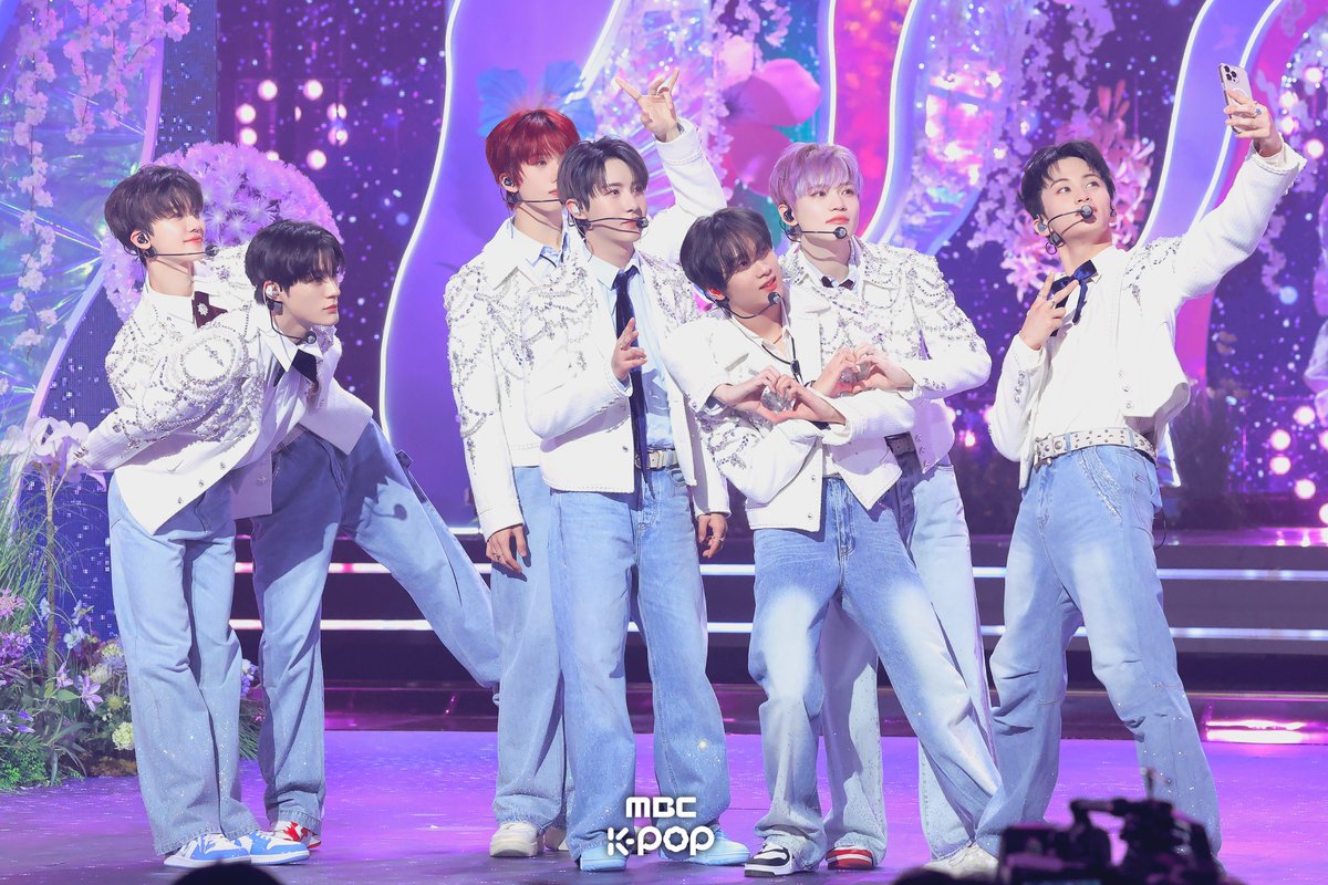 MBC_entertain's tweet photo. 💎2024 MBC 가요대제전 현장포토💎

엔시티드림은 시즈니의 처음이자 마지막 첫사랑💚
시즈니는 엔시티드림의 마지막이자 처음인 첫사랑💚

250130 #2024가요대제전 #엔시티드림 #NCTDREAM
@NCTsmtown_DREAM https://t.co/BN67n2m1dY