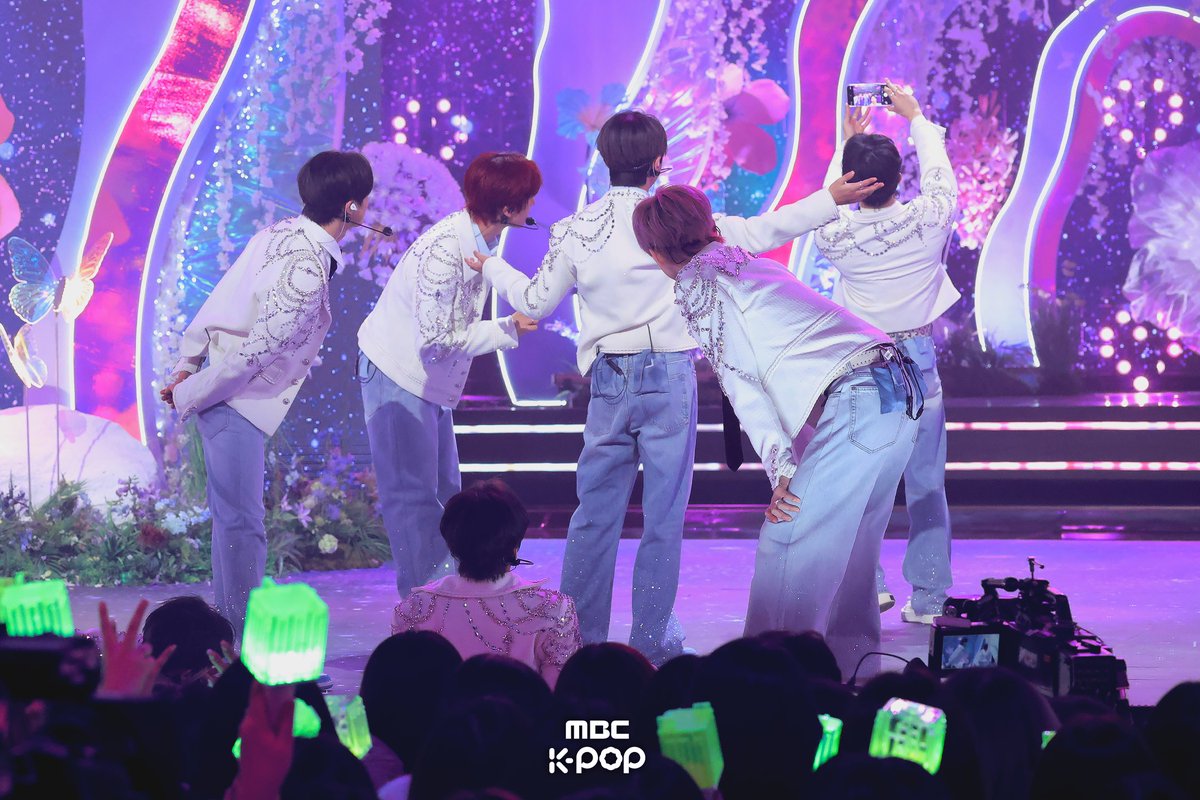 MBC_entertain's tweet photo. 💎2024 MBC 가요대제전 현장포토💎

엔시티드림은 시즈니의 처음이자 마지막 첫사랑💚
시즈니는 엔시티드림의 마지막이자 처음인 첫사랑💚

250130 #2024가요대제전 #엔시티드림 #NCTDREAM
@NCTsmtown_DREAM https://t.co/BN67n2m1dY