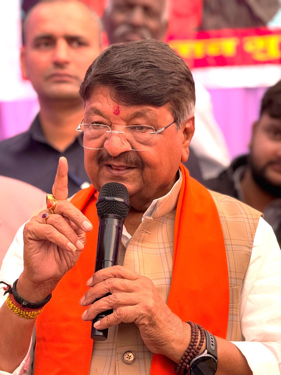 KailashOnline's tweet photo. आज इंदौर में भाजपा के वरिष्ठ नेता एवं राष्ट्र कवि श्री सत्यनारायण सत्तन जी के जन्मदिवस पर आयोजित समारोह में सहभागिता कर उन्हें शुभकामनाएं प्रेषित की। प्रभु श्रीराम से सत्तन जी के दीर्घायु जीवन की कामना करता हूं।

इस अवसर पर समाजसेवा एवं पत्रकारिता के क्षेत्र में उल्लेखनीय योगदान देने वाले समाजसेवी श्री लक्ष्मीनारायण जी साहू एवं पत्रकार श्री महेंद्र सोनगिरा जी को सम्मानित कर उनका अभिनंदन किया।