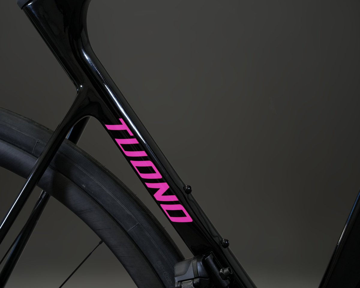 This one will always turn heads 🔥
.
.
#cycling #cyclinglife #cyclist #cyclingphotos #cyclingpics #cyclingapparel #cyclinglifestyle #cyclingculture #cyclingstyle #bicycle #bicycles #bicycling #bicycleporn #cyclingporn #cyclingshot #cyclingpassion  #dolanbikes #dolan