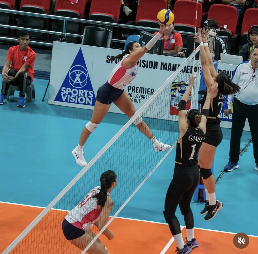Air VALDEZ!!!

Alyssa Valdez’ form in this spike kinda reminds me of the AIR JORDAN logo!

Perfect talaga na si Ly ang brand endorser ng Team Nike / Jordan!