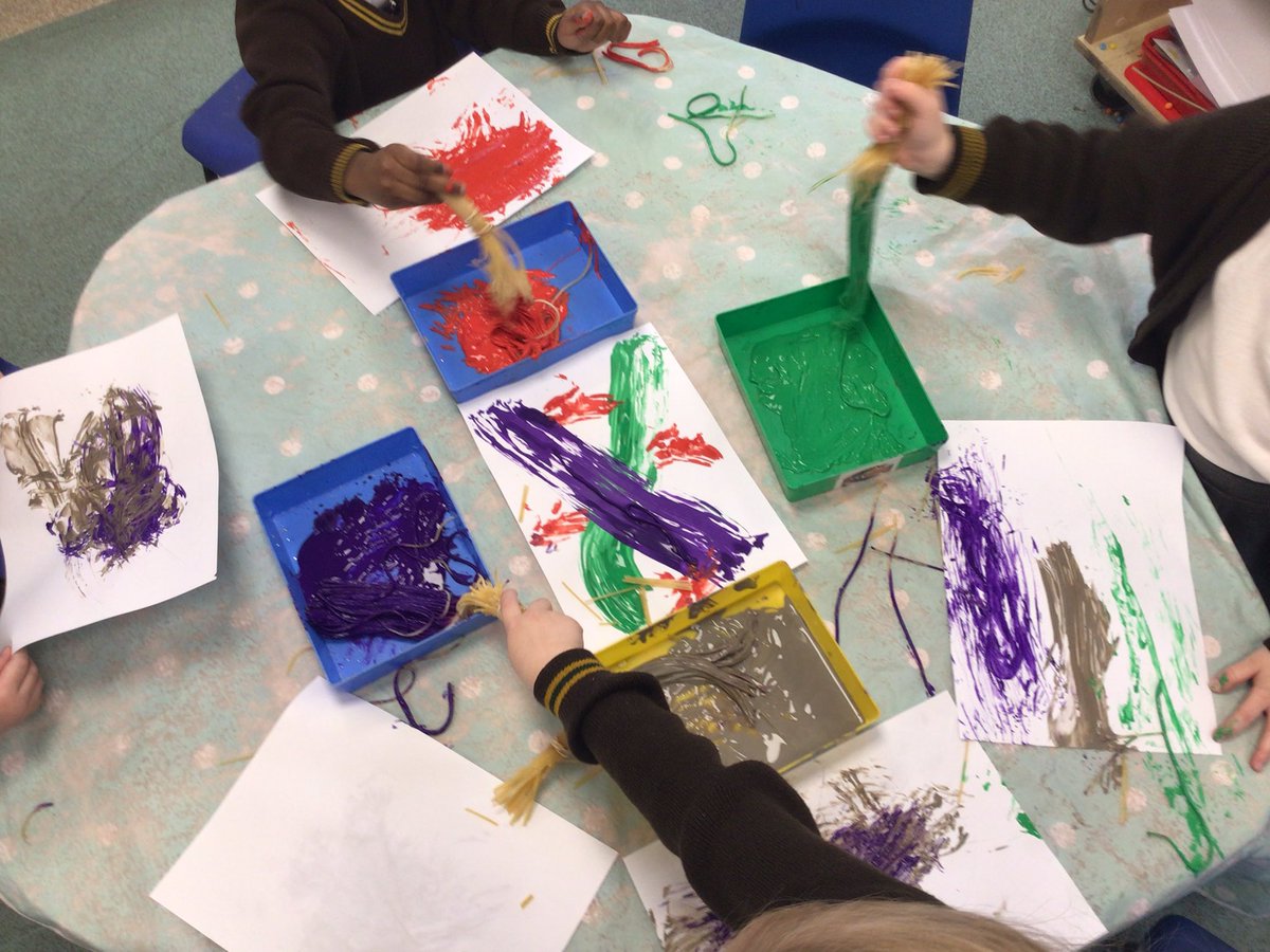 Painting with pasta 🍝 🎨