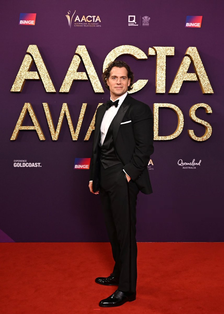 Mr. Cavill Fansite tweet media