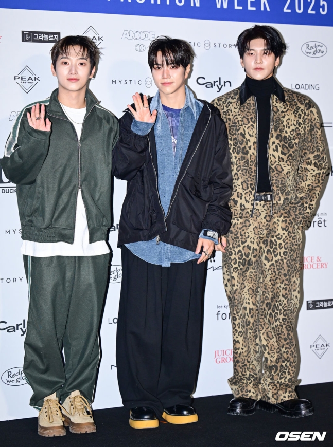 Kstyle_news's tweet image. 【PHOTO】Kep1erからn.SSignまで「ソウルファッションウィーク」に出席
kstyle.com/article.ksn?ar…

#Kep1er #nSSign #VANNER #8TURN #XODIAC #TIOT #LOVELYZ #ソウルファッションウィーク