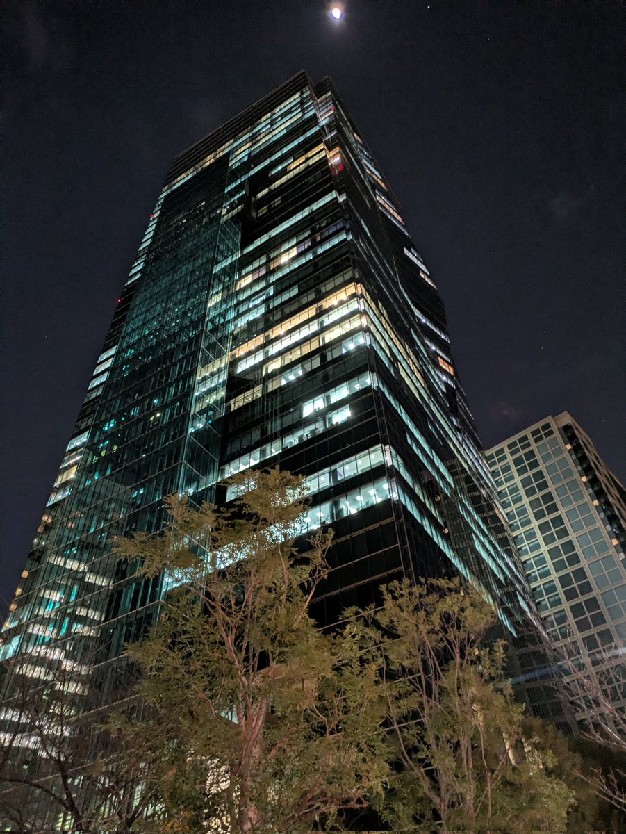 本日最終出社でございました。およそ6年半なので、小学校を超えて一番長く所属した組織になりました。お世話になりました！