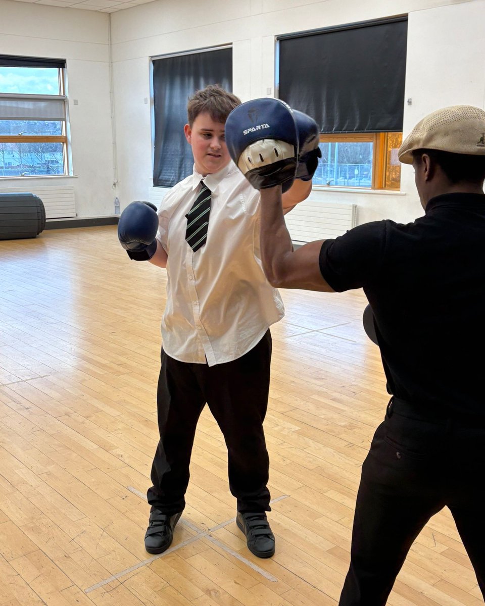 Grassroot_Comm's tweet photo. Delivered by the community, for the community! 🙌 Hartcliffe Multi Sports Club ⚽🏀🥊 Shoutout to Jack, Racaine, Catherine & Mitch for leading the way! 🌟 Sport unites us, even when the Astro is waterlogged! #YouthLed #CommunityPower #GrassrootChange #SportForChange https://t.co/IvLxQAzpji