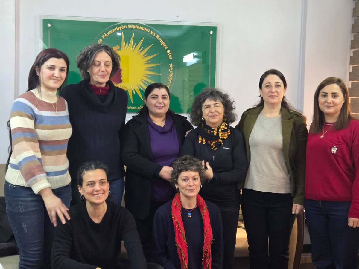 starkongra1's tweet photo. وفد نسائي إيطالي في شمال وشرق سوريا: لقاء مع قلب الثورة المرأة ومؤتمر ستار

تلبيةً لدعوة مؤتمر ستار، حلَّ وفد نسائي إيطالي في شمال وشرق سوريا، في زيارة لاكتشاف تجربة النساء اللواتي خطَّن مسار الحرية بدمائهن ونضالهن، وللتعرف على التنظيم النسائي الذي يقود مسيرة تحرر المرأة. https://t.co/lLQZwqexV8