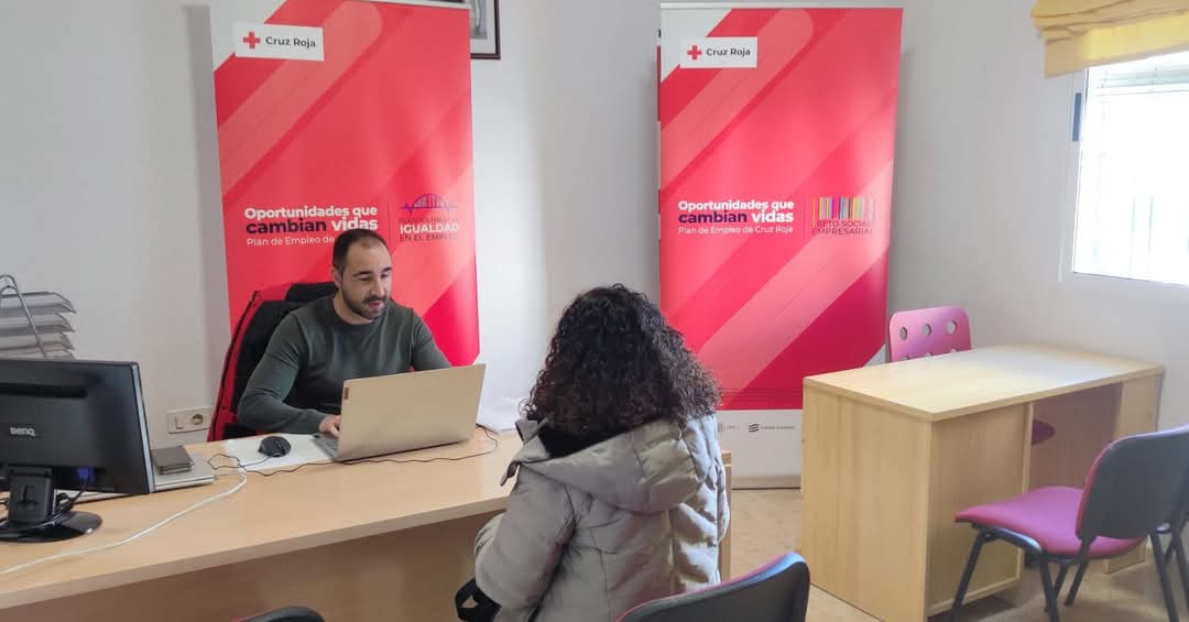 crejaen's tweet photo. ATENCIÓN SOCIOSANITARIA A PERSONAS EN EL DOMICILIO
🤝Comenzamos la ruta para conectar talento y oportunidades, gracias a la colaboración de empresas como #Macrosad quienes a través de su representantes, asisten a las asambleas de Cruz Roja para conocer a las personas interesadas. https://t.co/wxmRllaUJZ