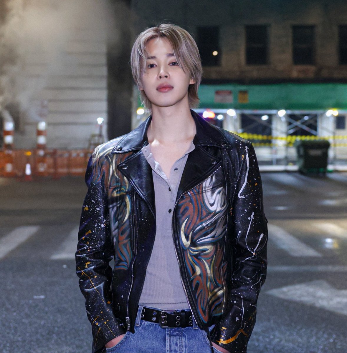 Jimin's "Who" has won 'Best Song' at the Mega Champ Awards with a physical trophy 🏆

CONGRATULATIONS JIMIN
WHO THE BEST SONG 
#Jimin_Who #Jimin_MUSE