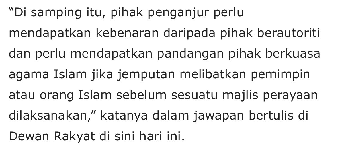 tjerealjoker's tweet photo. Actually kekecohan pasal panduan perayaan ni bermula dari mana dan dari siapa?

Ianya dimulakan dan disebabkan oleh PAS.

Parti sesat paling toxic paling racist ni sengaja mengapikan isu sewaktu sambutan Xmas haritu dan dia buat lagi masa perayaan CNY kelmarin.

Objektif PAS ni ialah untuk merosakkan perpaduan diantara kaum. Menjahanamkan keamanan Malaysia demi agenda politik Taliban mereka. Its juz politics. Sick racial politics. This has been and will always be PAS punya agenda dan dilapik dengan imej kononnya demi Melayu dan demi Islam.

Rakyat Malaysia ni takde masalah pon hidup bersama, celebrate Xmas ke, CNY ke, Deepavali ke. Malah nanti masuk Ramadhan, ada je kawan ofis yg sama² berbuka. And sebelum ni xde masalah pon. Yang buat terok ni ialah lebai jahat dan ulama su' PAS yg sebenarnya iblis yg senantiasa menghasut dan menyesatkan umat Islam.

Tapi si Dr Naim punya gelabah dan terpedaya dengan agenda jahat PAS dan dia gi cadang panduan bongok tu. Lepas PMX jawab takyahlah benda² ni sume, si Akmal ni curah lagi minyak.

Akmal,
Ko masuk PAS je lah, ganti Afnan ke ganti Fadhli ke. Berhenti jadi talam dua muka dan biawak hidup. Toksah duduk UMNO kalo kerja ko nak bergaduh dgn Kerajaan jer. Jgn jadi pondan. Pergilah masuk PAS.

Senang sket aku nak maki kau.
